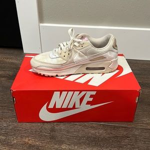 Women’s Nike air max excee